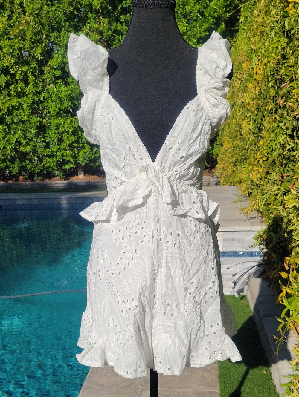The Post White Eyelet Ruffle Shorts Romper Open Tie Back M